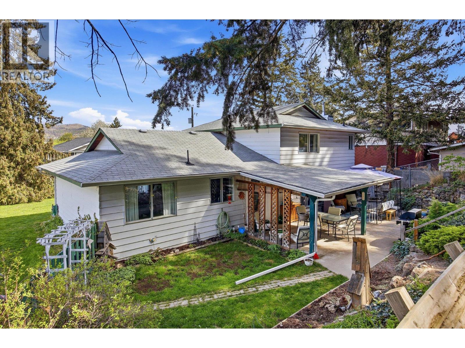  1363 Ponderosa Road, West Kelowna