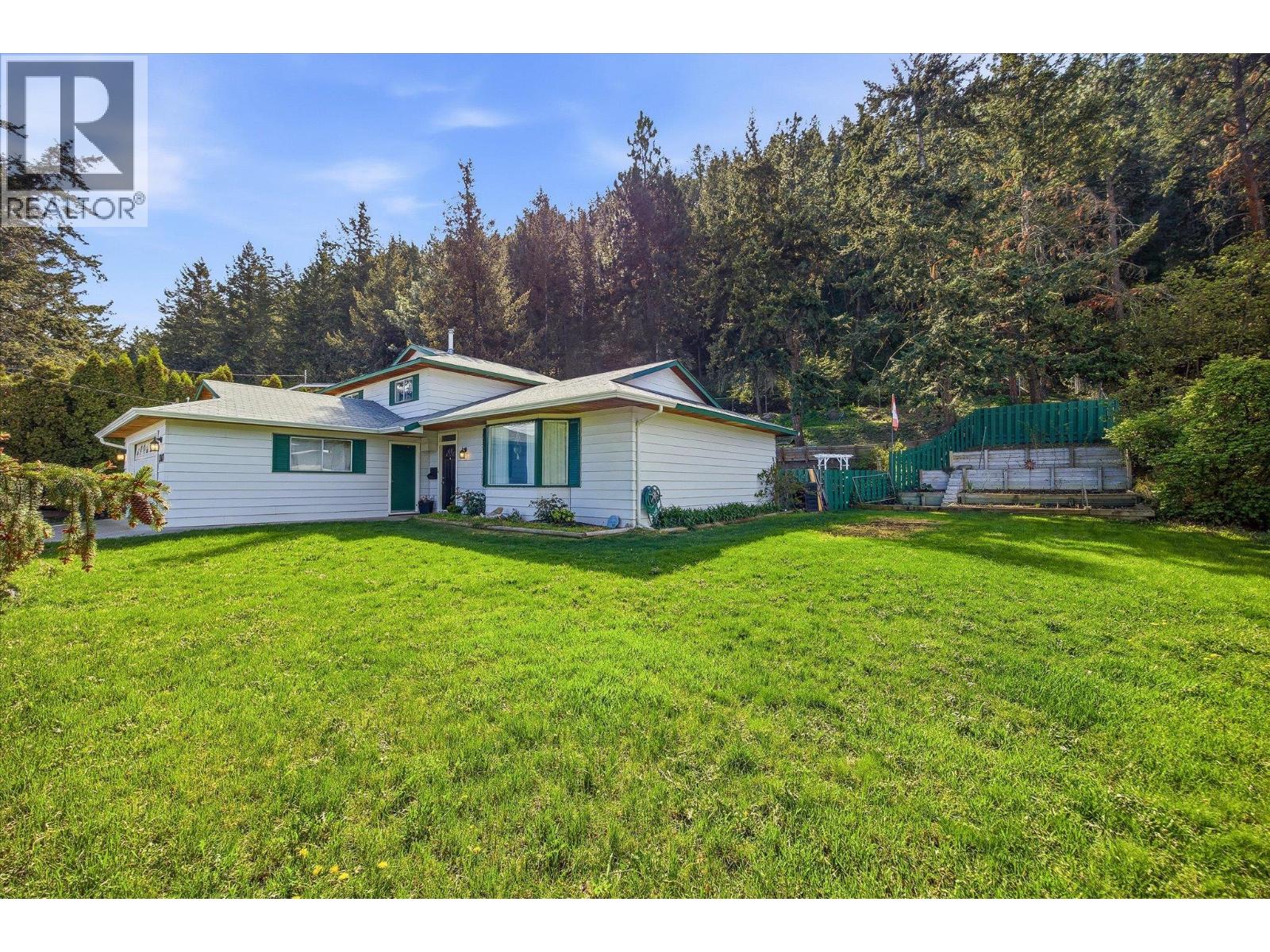  1363 Ponderosa Road, West Kelowna