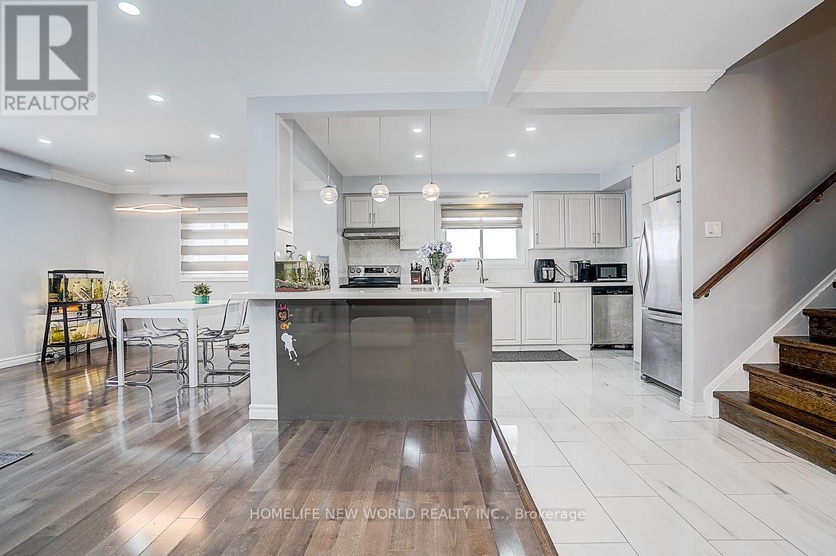 47 MANORGLEN CRESCENT — photo 13