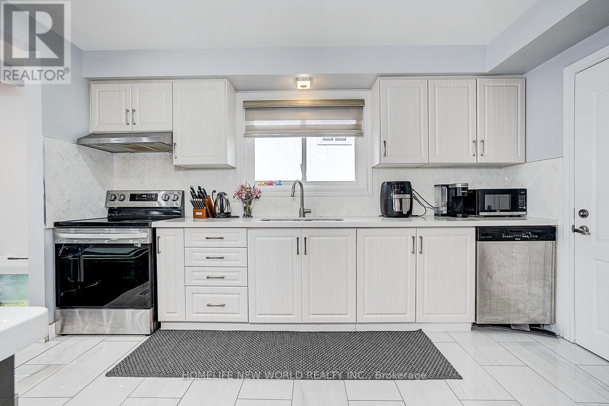 47 MANORGLEN CRESCENT — photo 17
