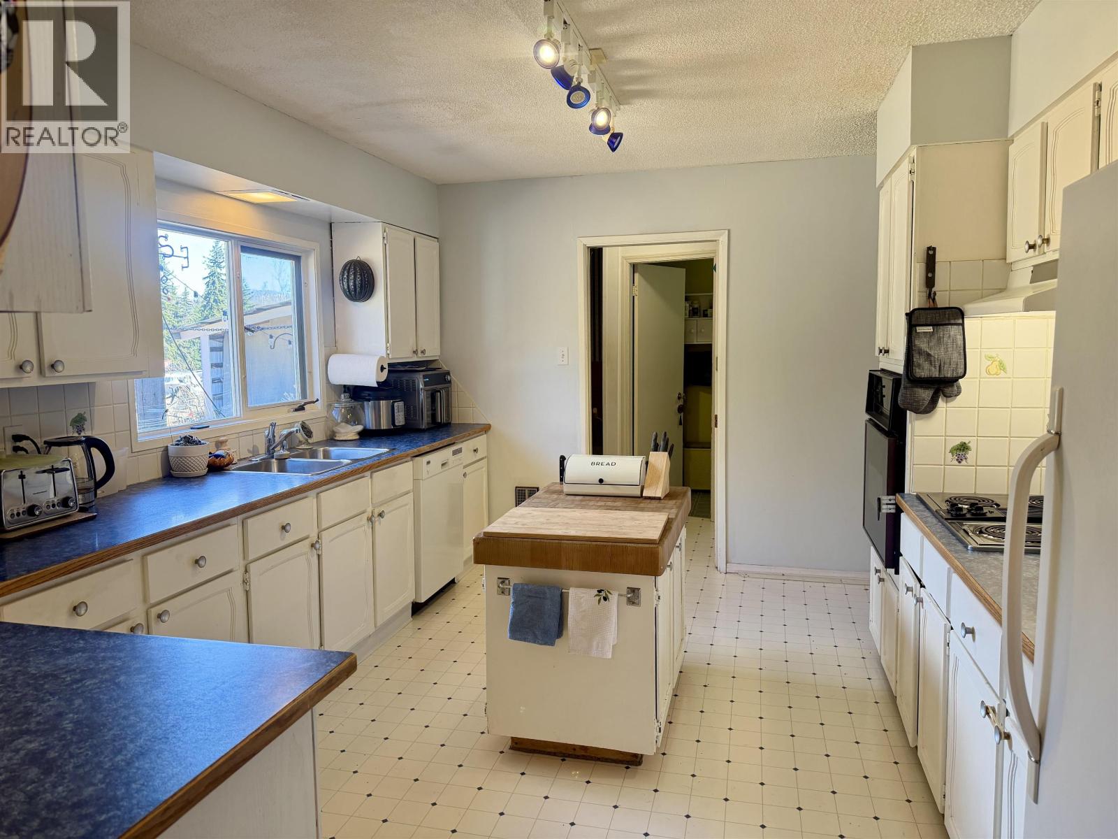 731 NECHAKO AVENUE - 12