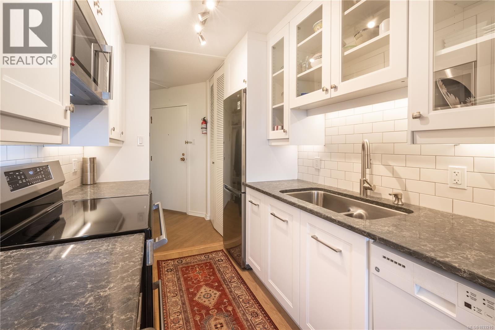 705 620 Toronto Street, Victoria