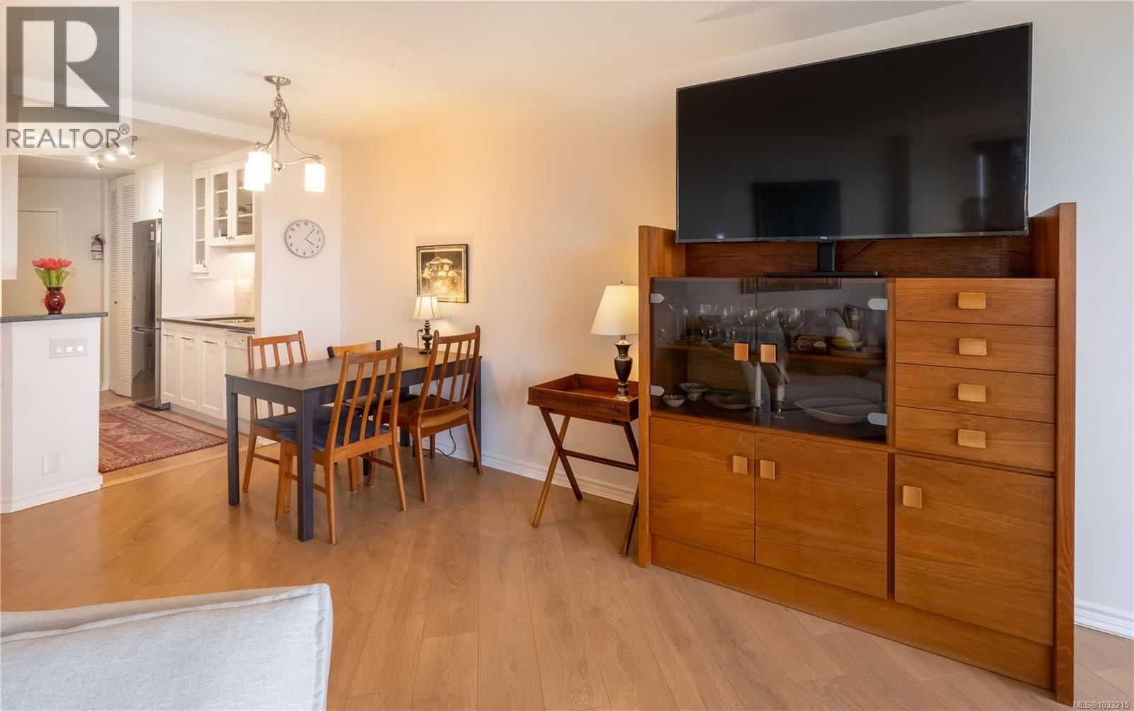 705 620 Toronto Street, Victoria