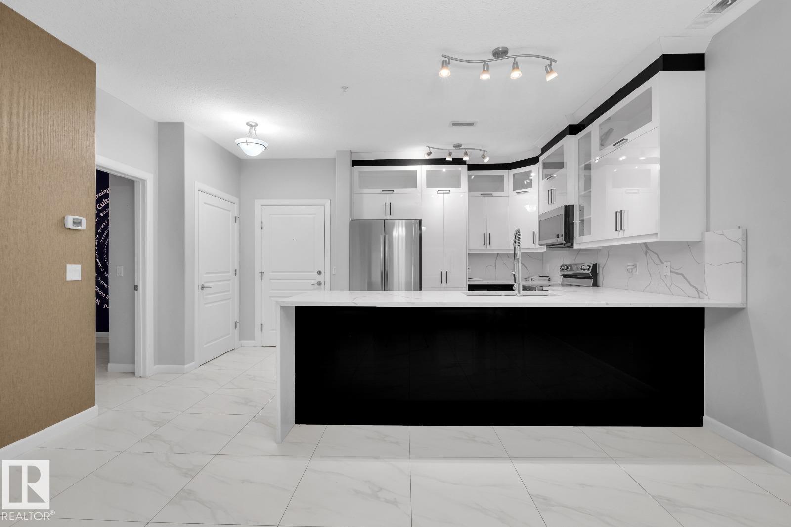 #105 160 Magrath NW NW NW, Edmonton