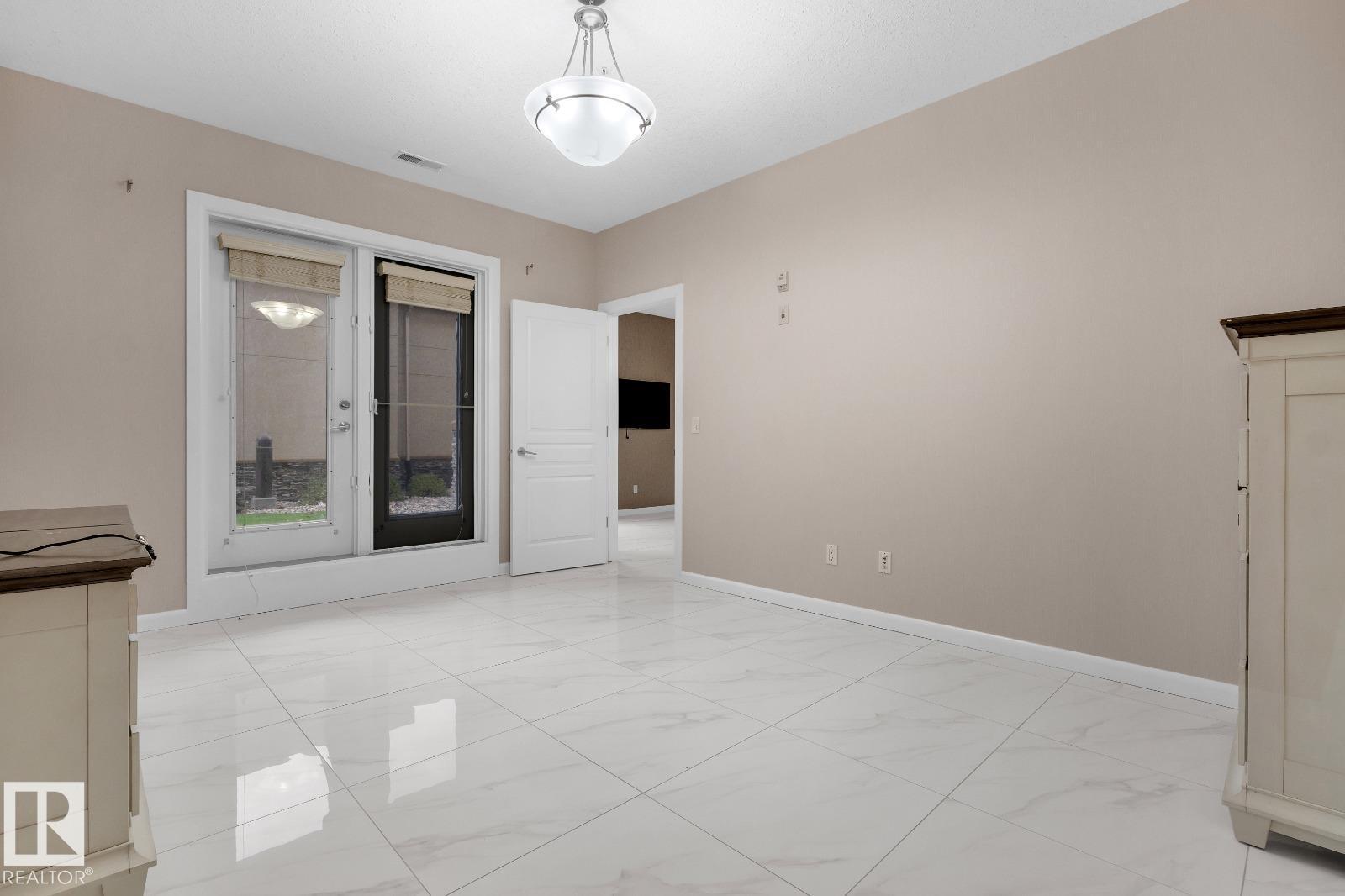 #105 160 Magrath NW NW NW, Edmonton