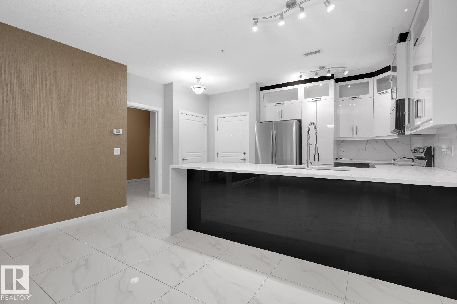 #105 160 Magrath NW NW NW, Edmonton