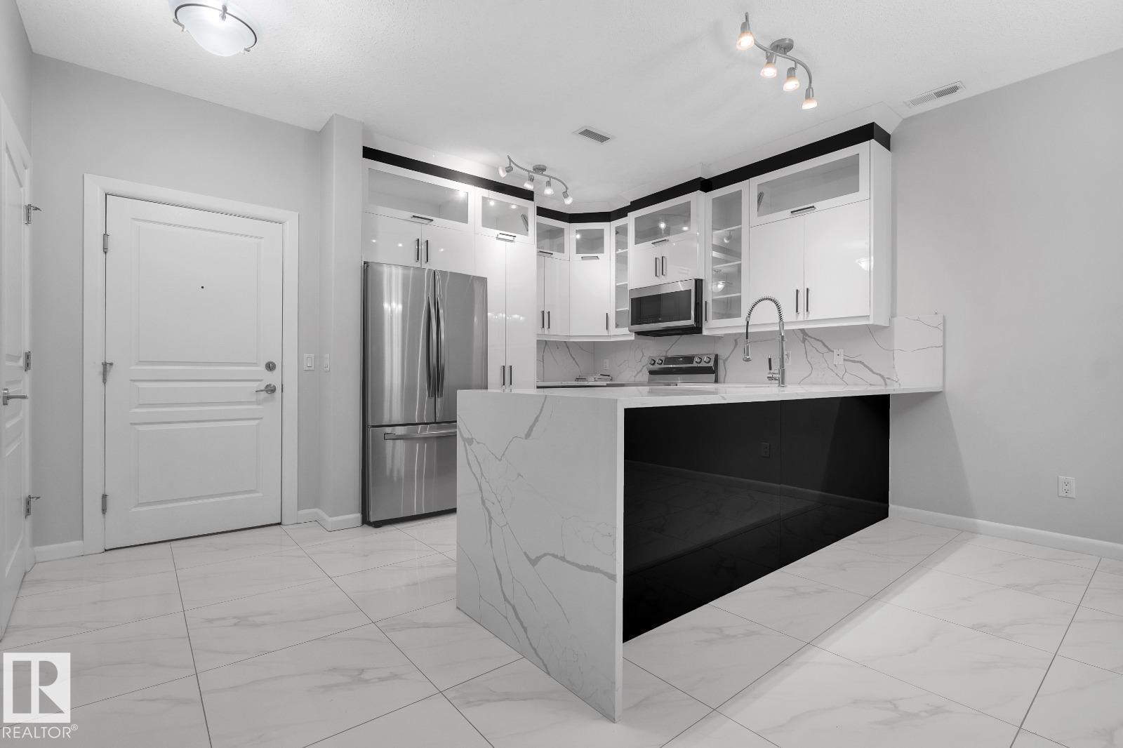 #105 160 Magrath NW NW NW, Edmonton