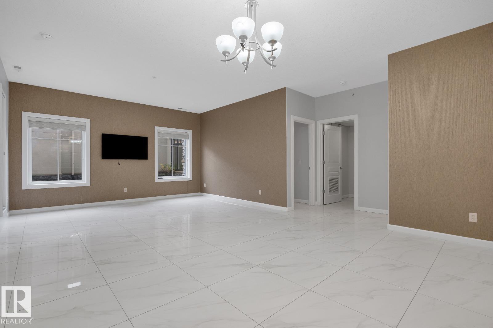 #105 160 Magrath NW NW NW, Edmonton