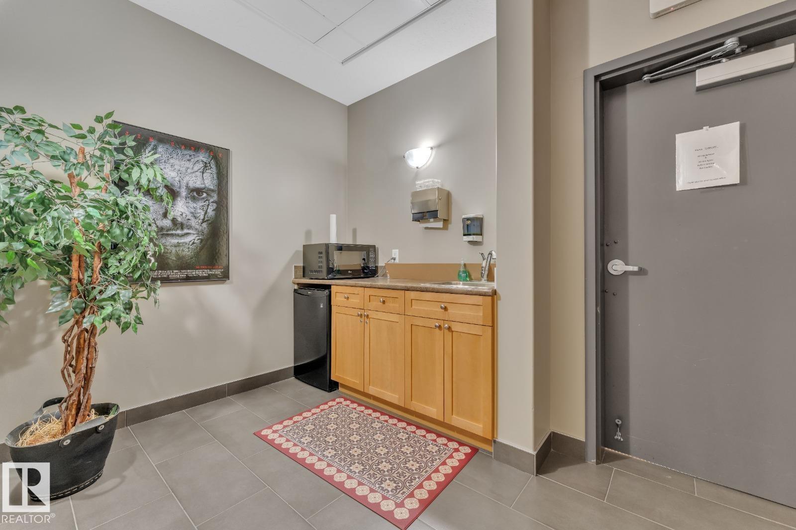 #105 160 Magrath NW NW NW, Edmonton