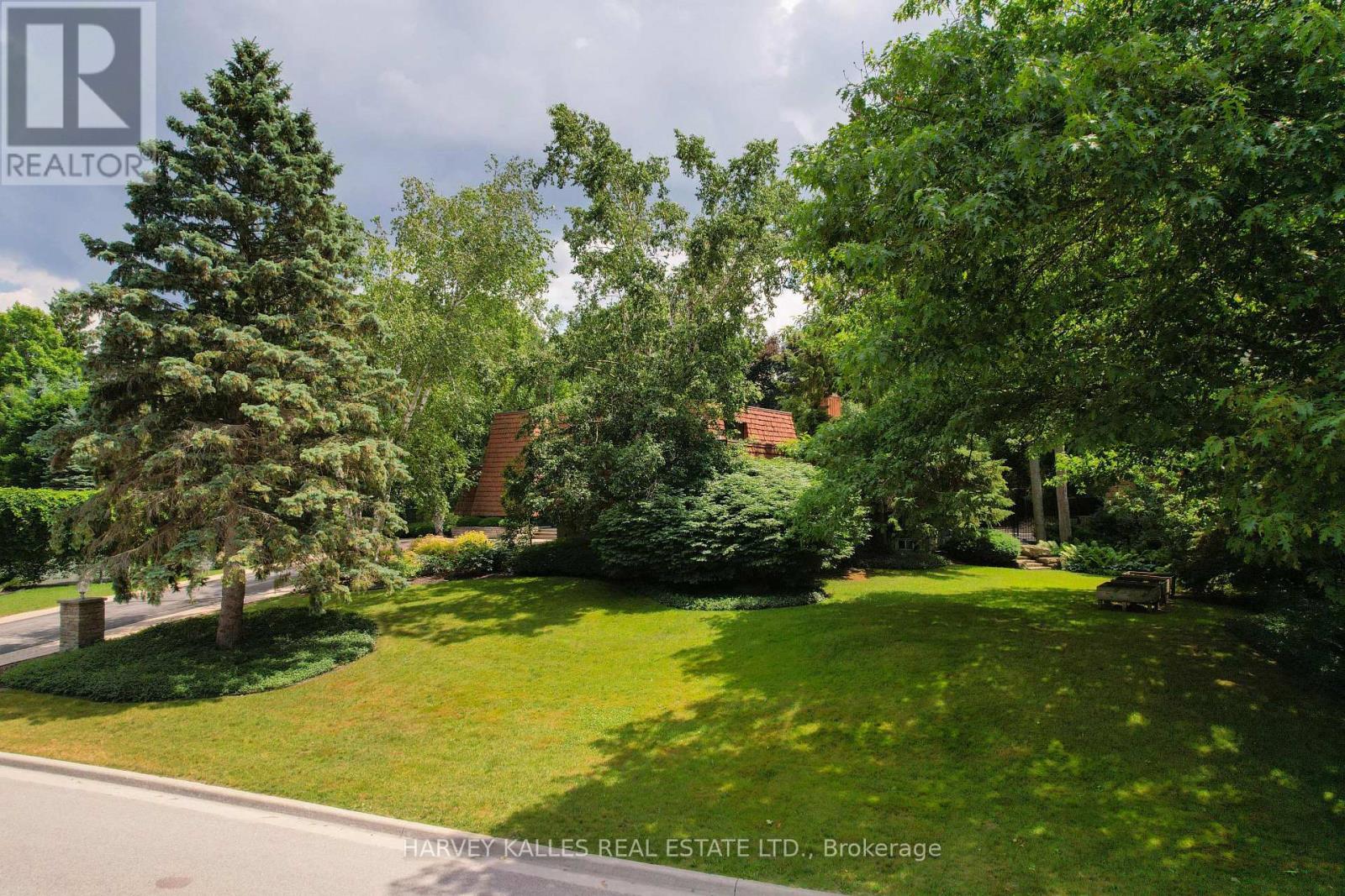 23 ROYAL OAK DRIVE — photo 28