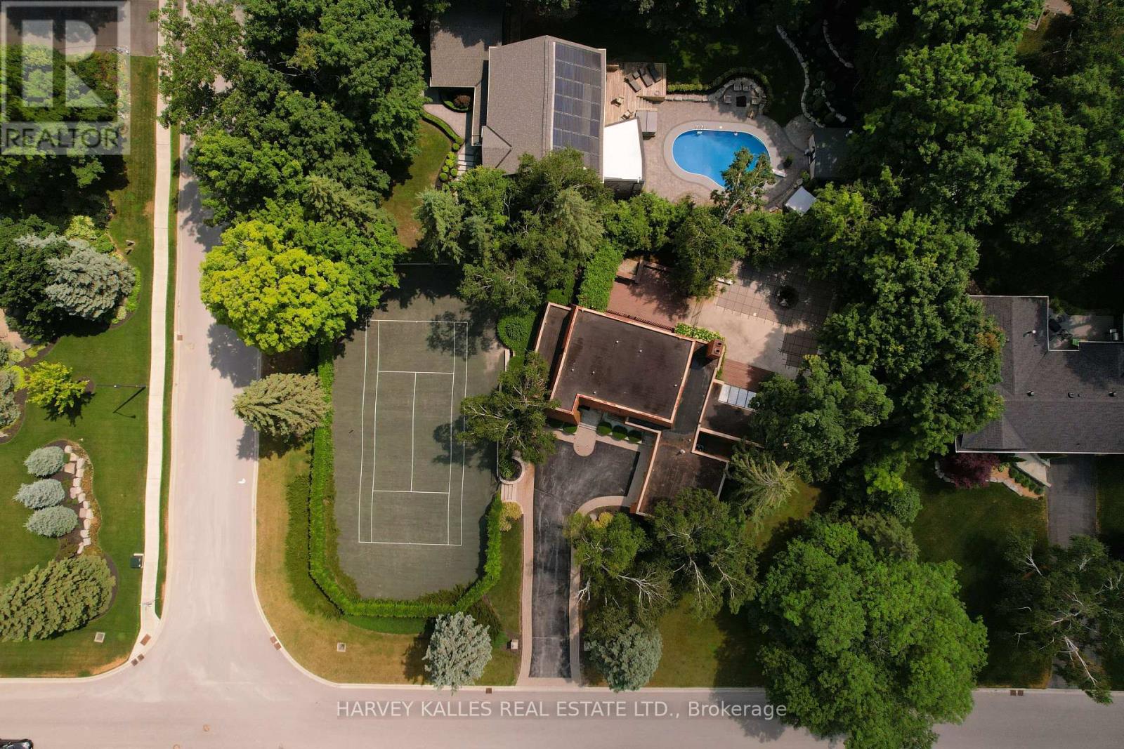 23 ROYAL OAK DRIVE - 38