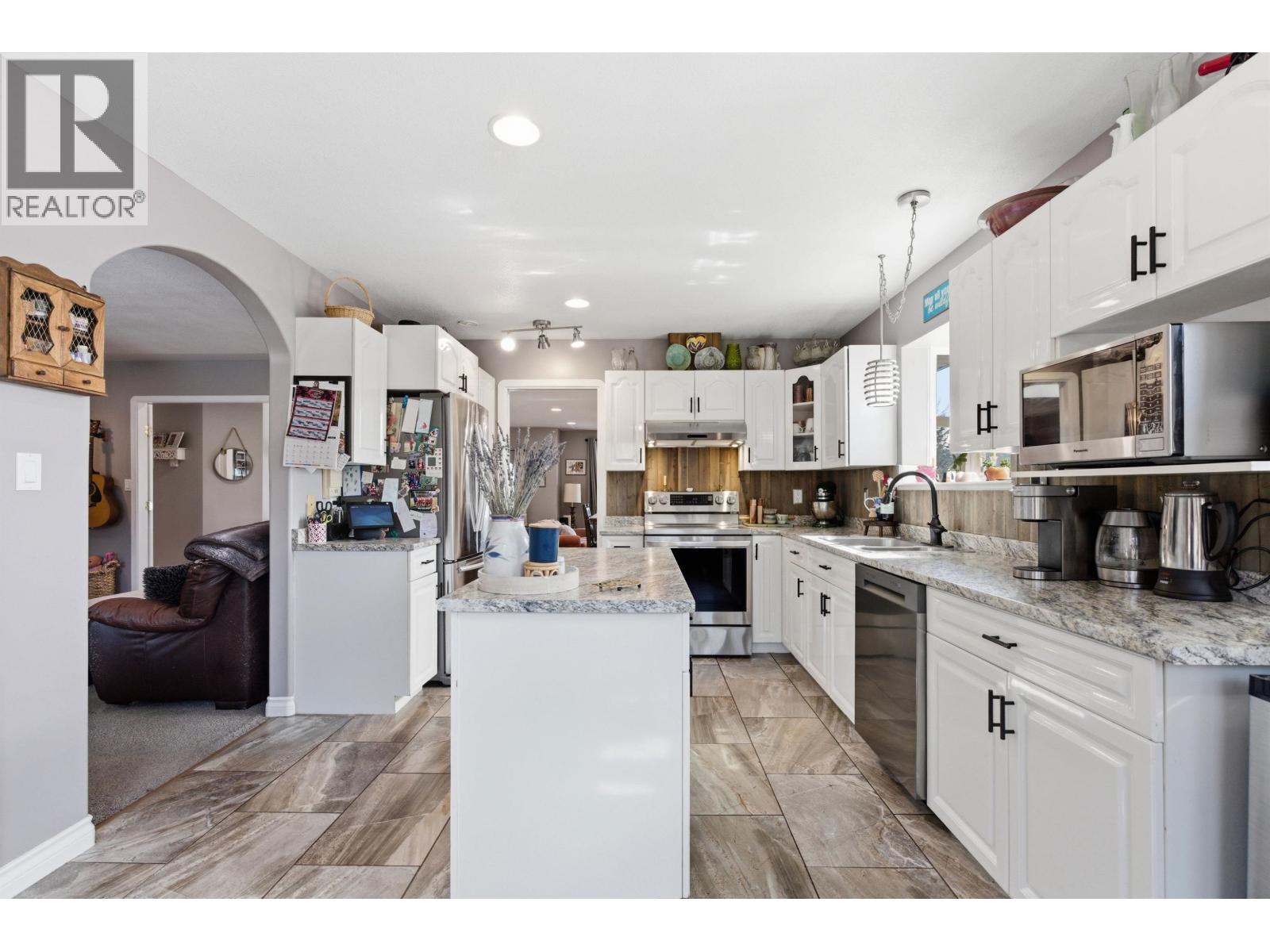 159 WESTRIDGE DRIVE - Image 2