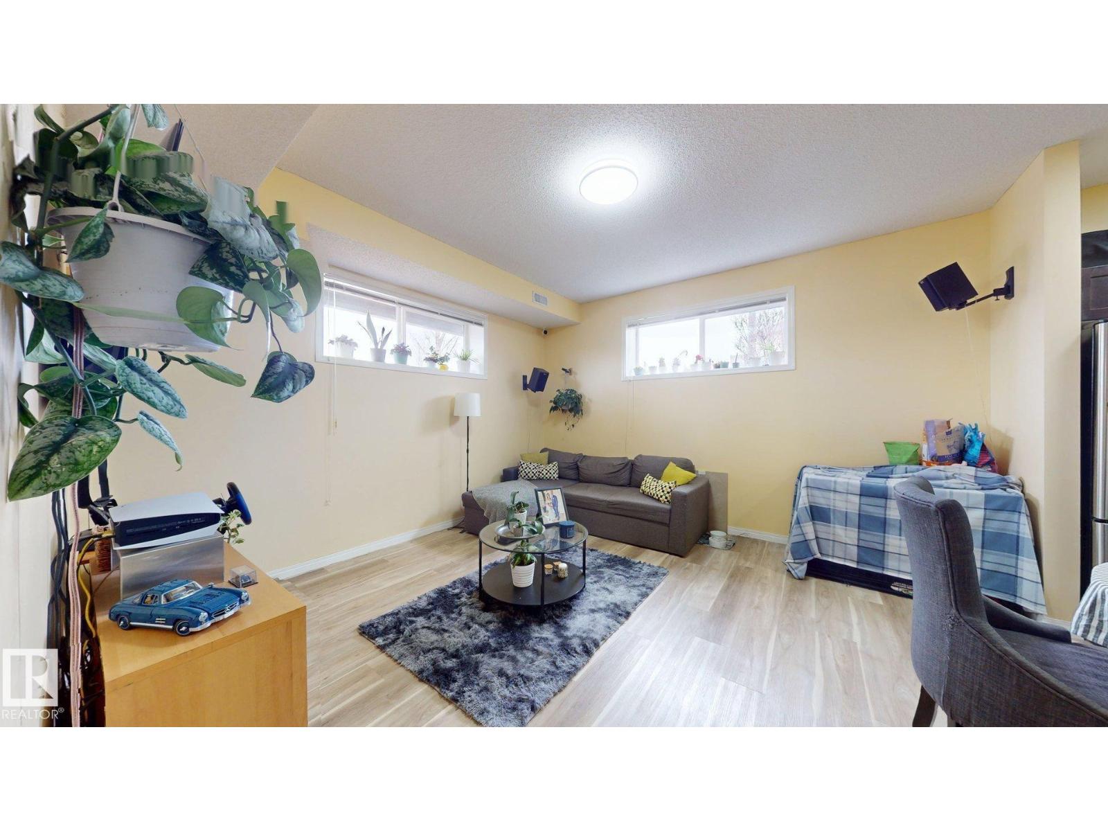 #2 6520 2 AV SW SW, Edmonton