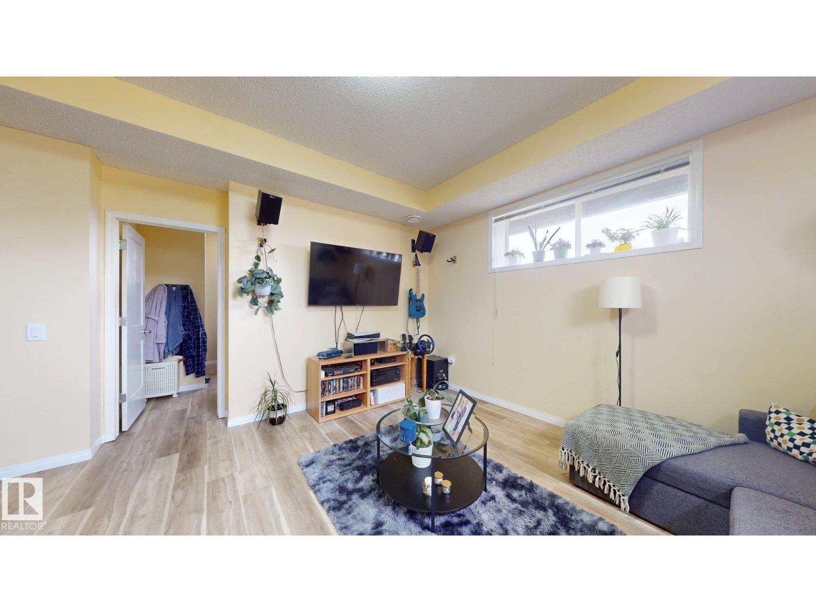 #2 6520 2 AV SW SW, Edmonton