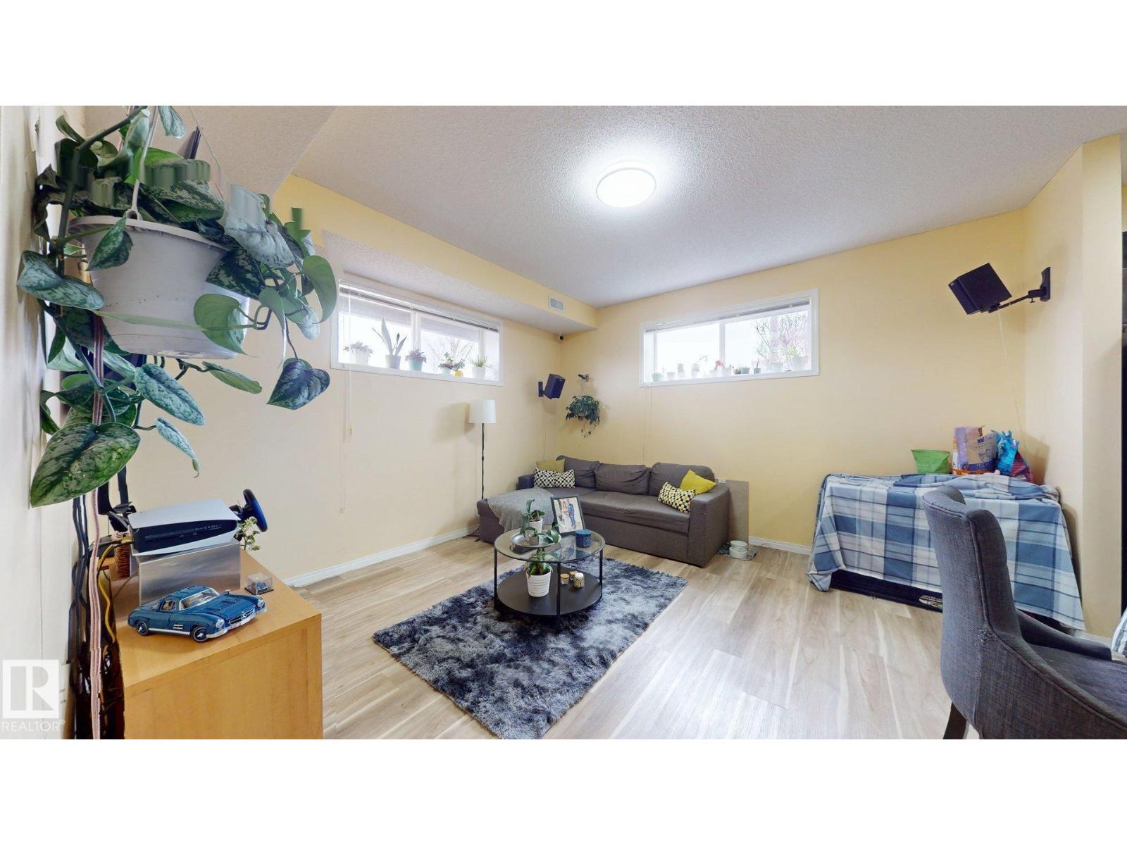 #2 6520 2 AV SW SW, Edmonton