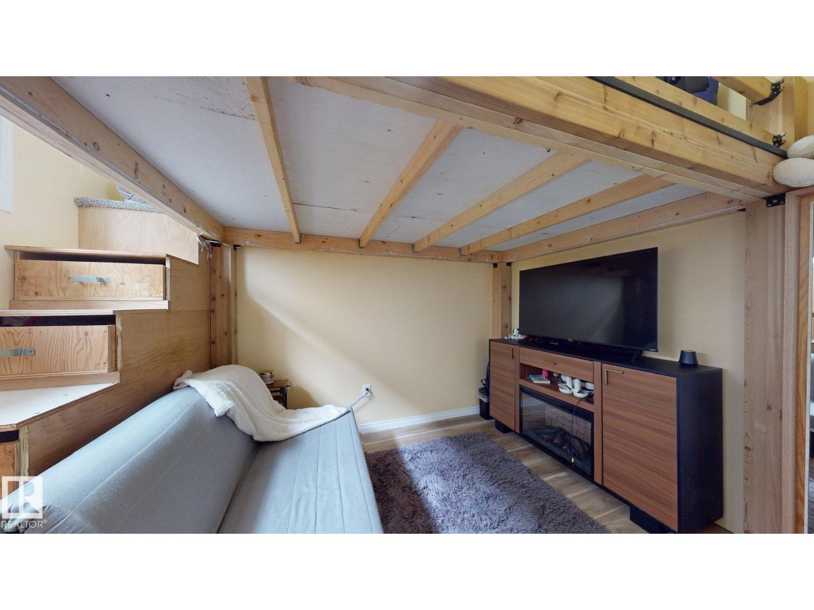 #2 6520 2 AV SW SW, Edmonton