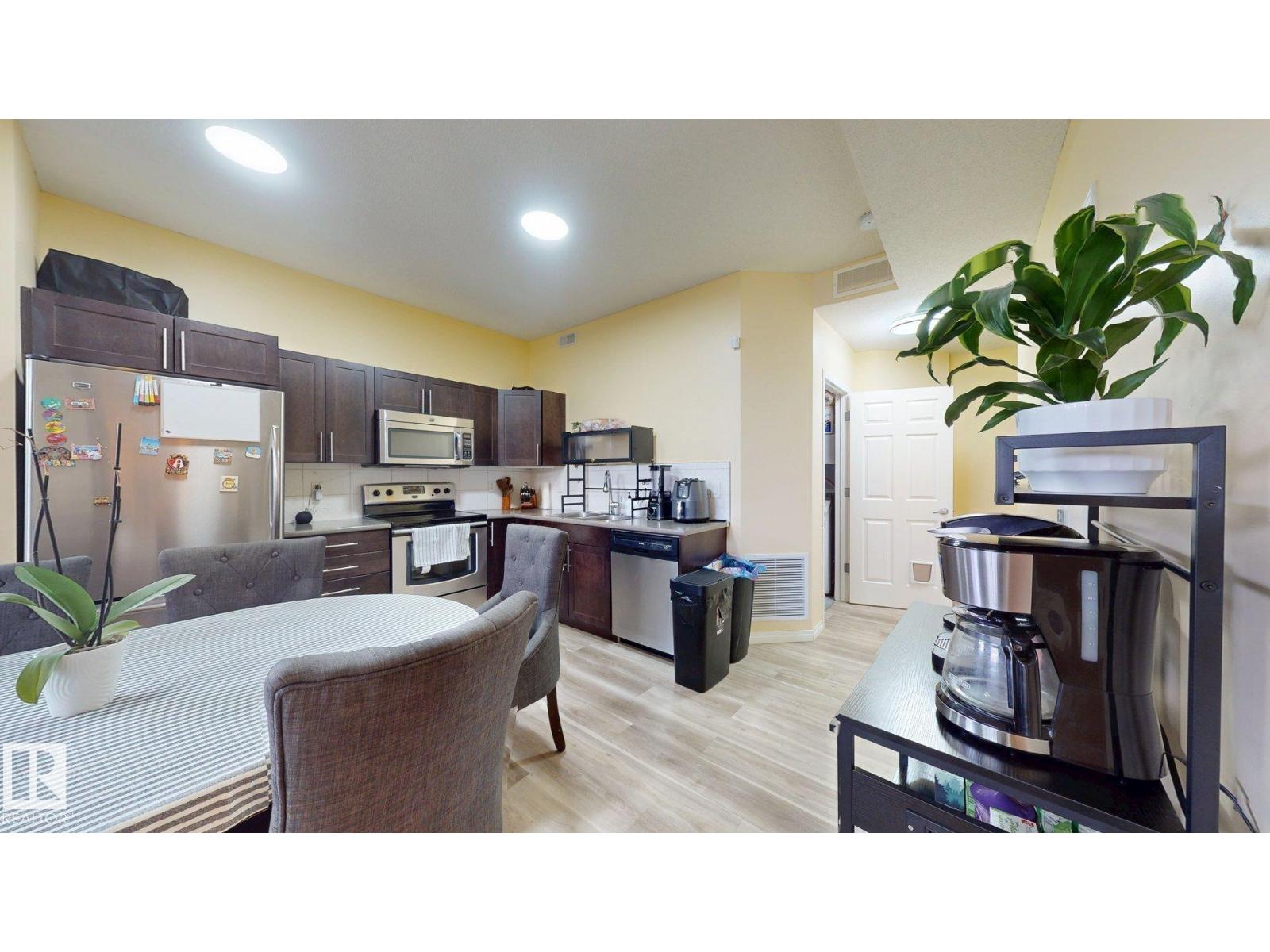 #2 6520 2 AV SW SW, Edmonton