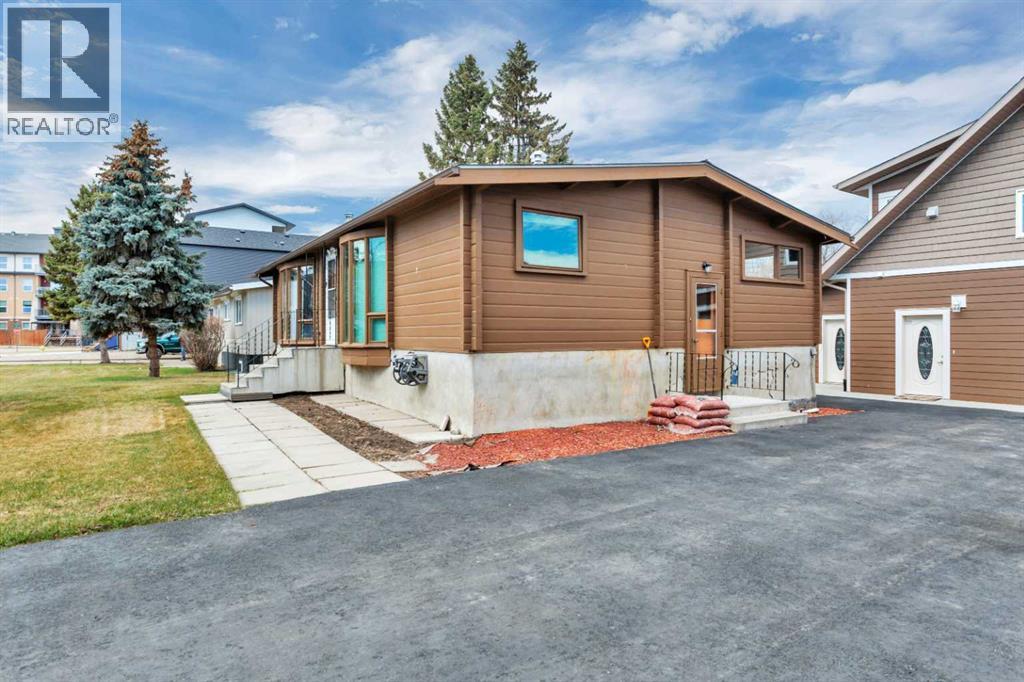 5228 50B Avenue, Sylvan Lake