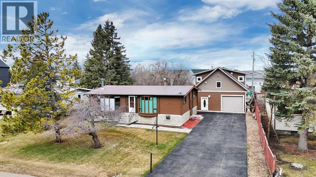 5228 50B Avenue, Sylvan Lake