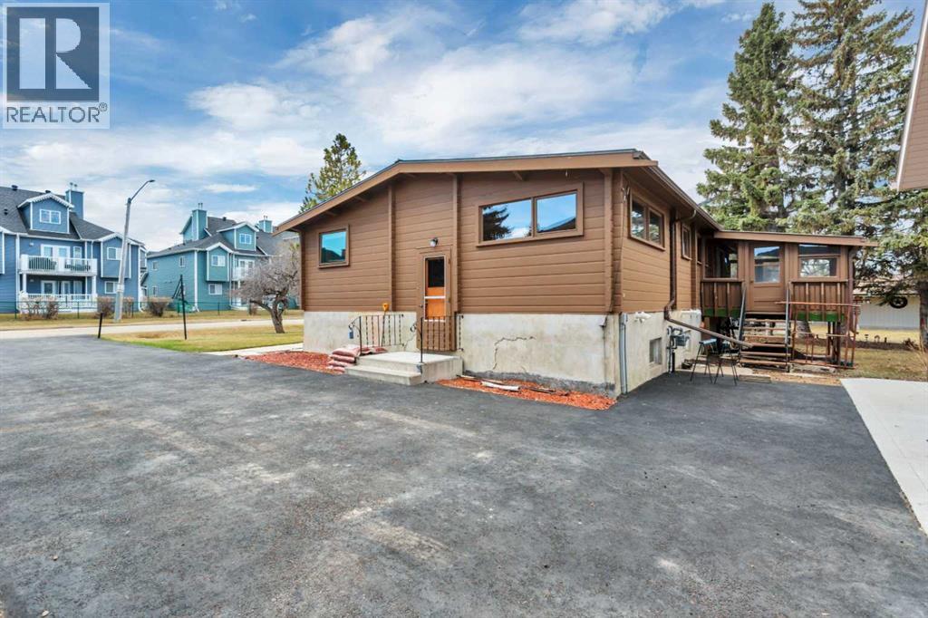 5228 50B Avenue, Sylvan Lake