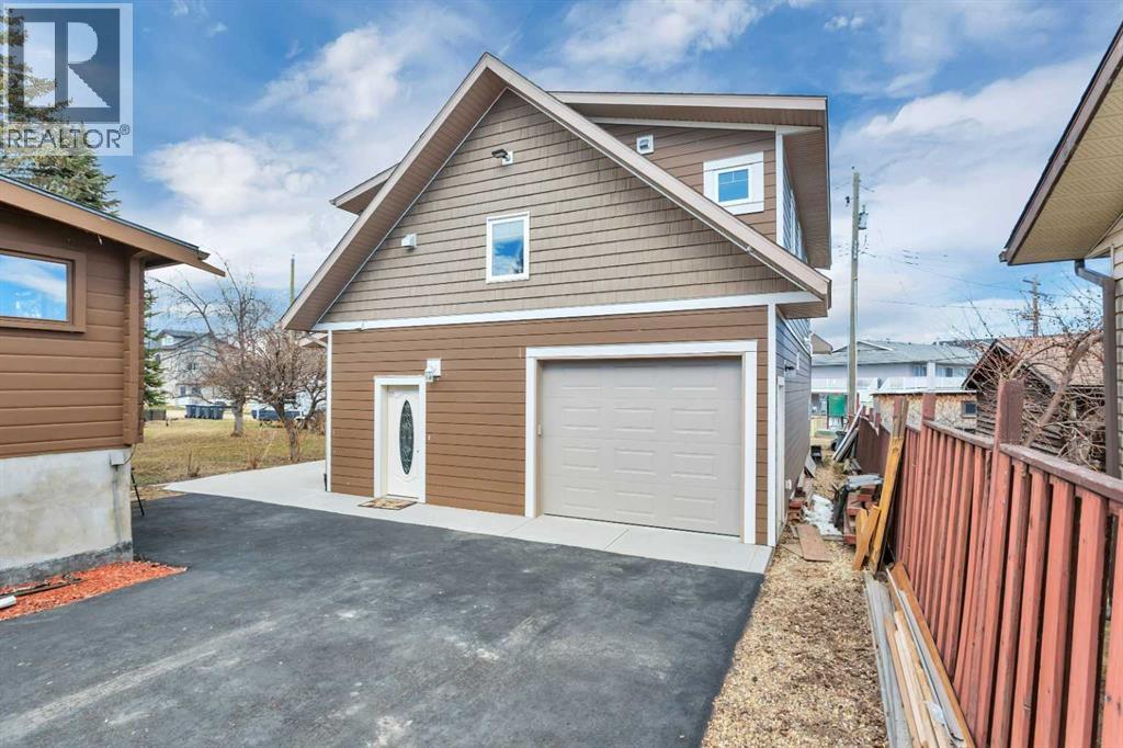 5228 50B Avenue, Sylvan Lake