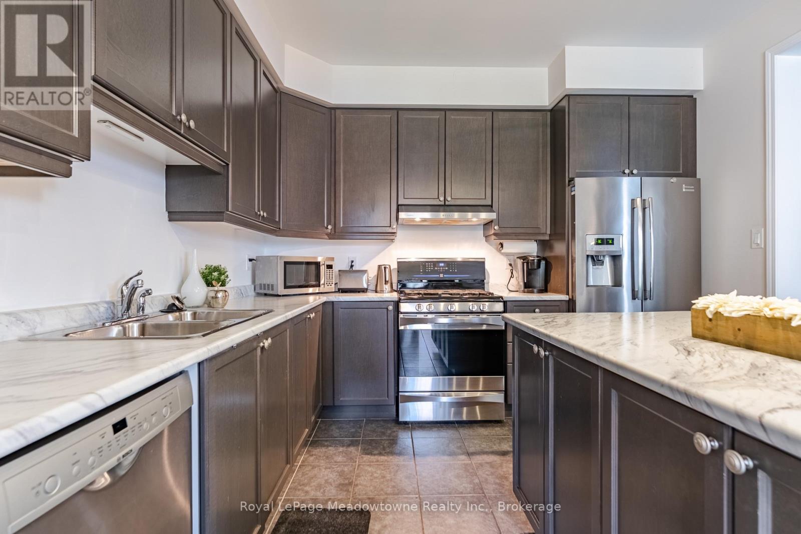 325 GLEAVE TERRACE - 19