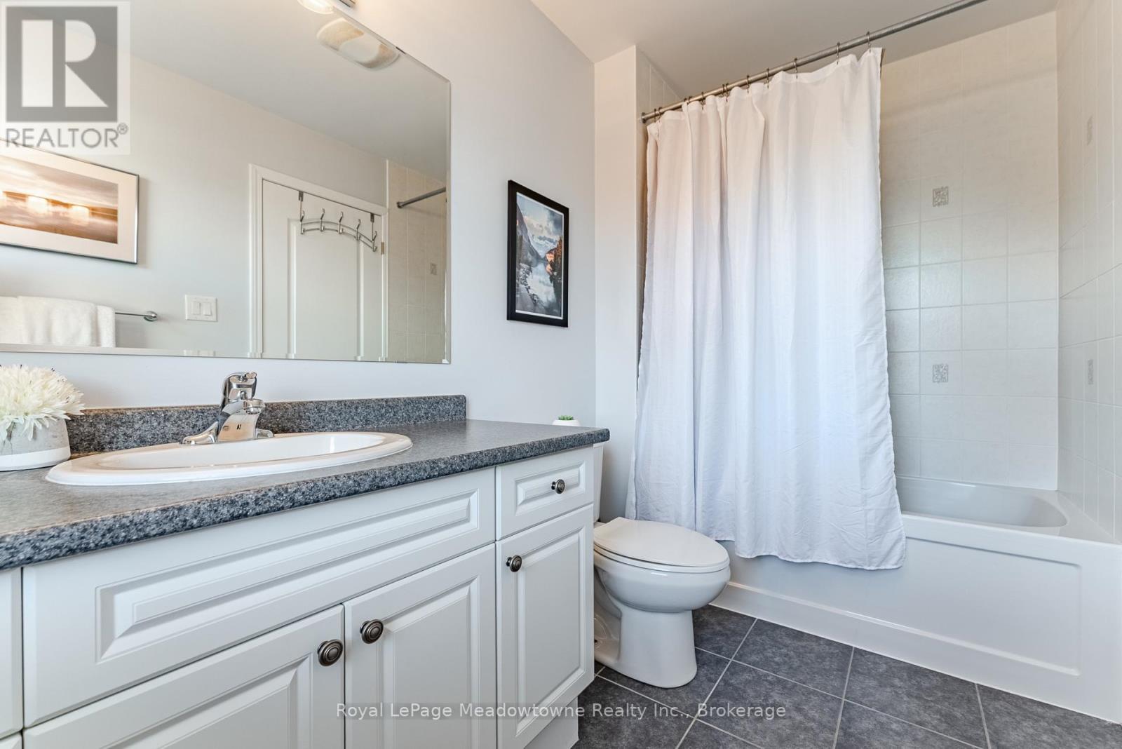 325 GLEAVE TERRACE - 28