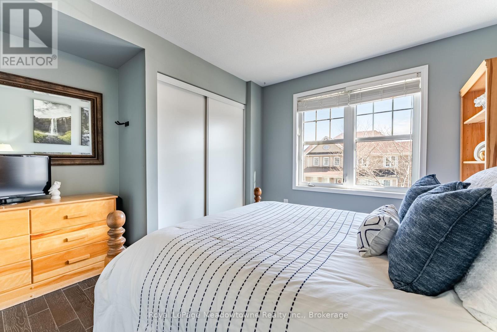 325 GLEAVE TERRACE - 30