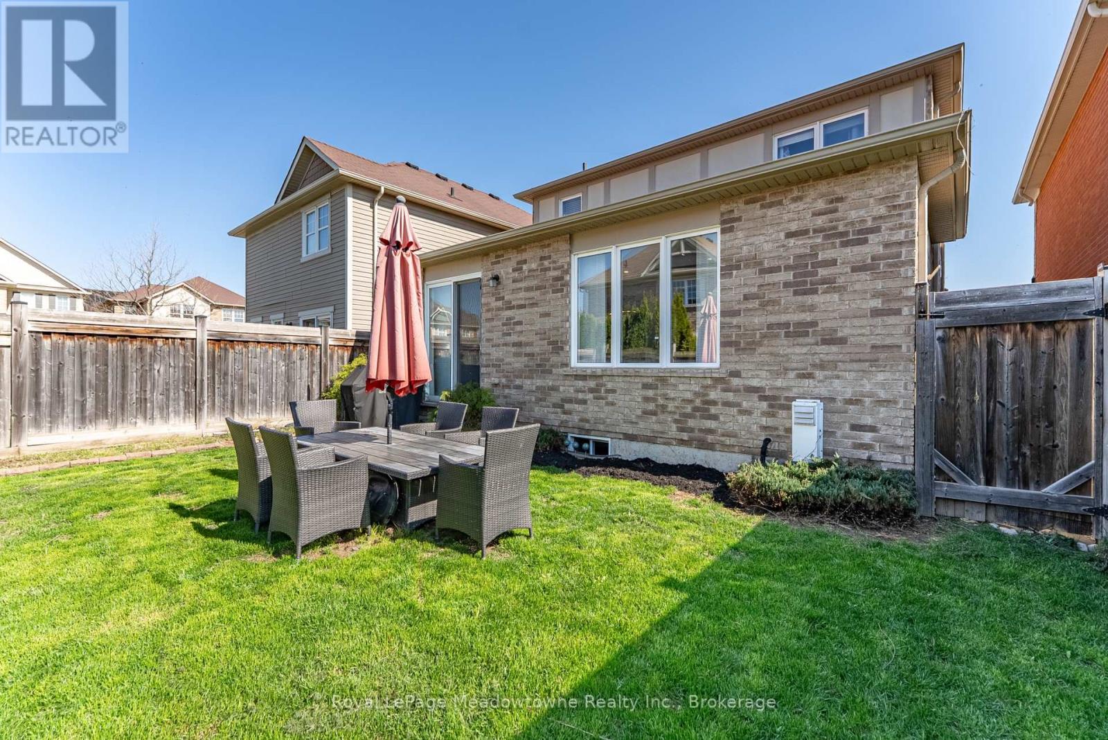 325 GLEAVE TERRACE - 35