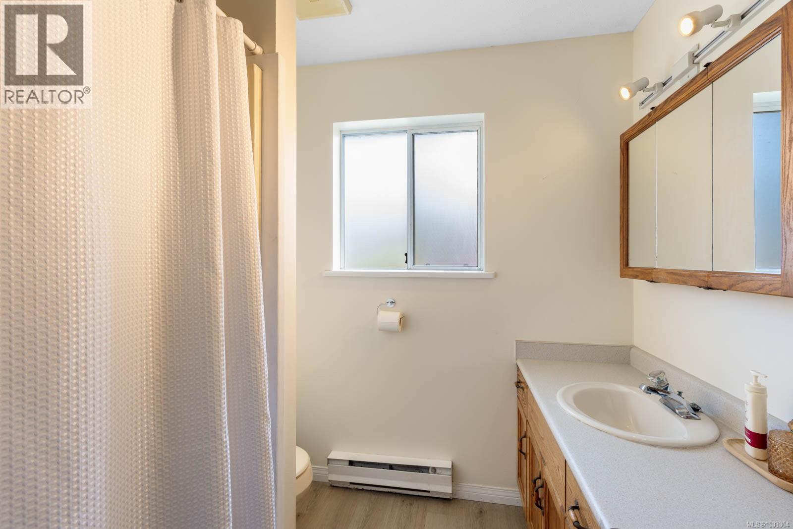 #B 345 Menzies Ave - 19