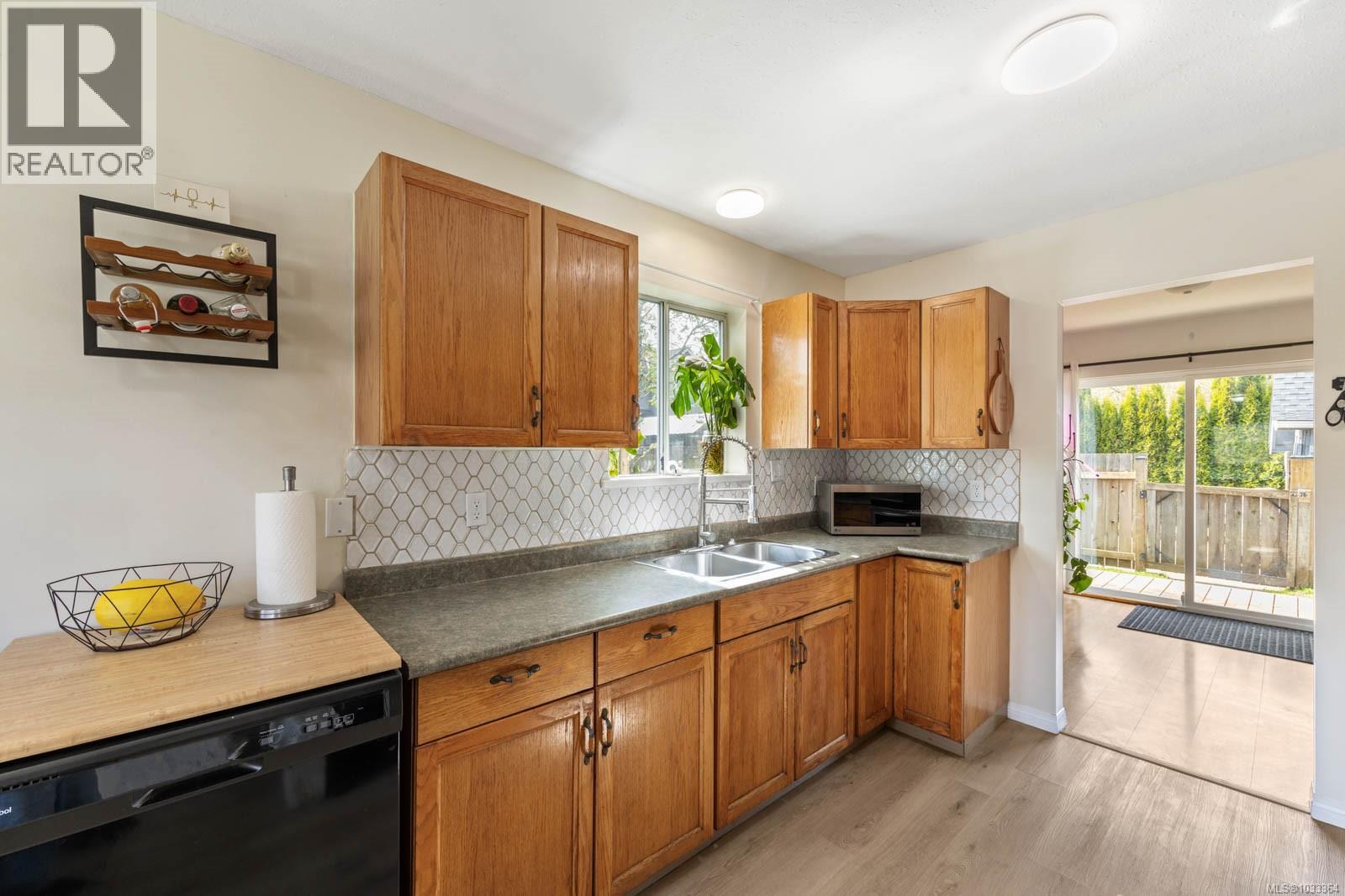 #B 345 Menzies Ave - 21