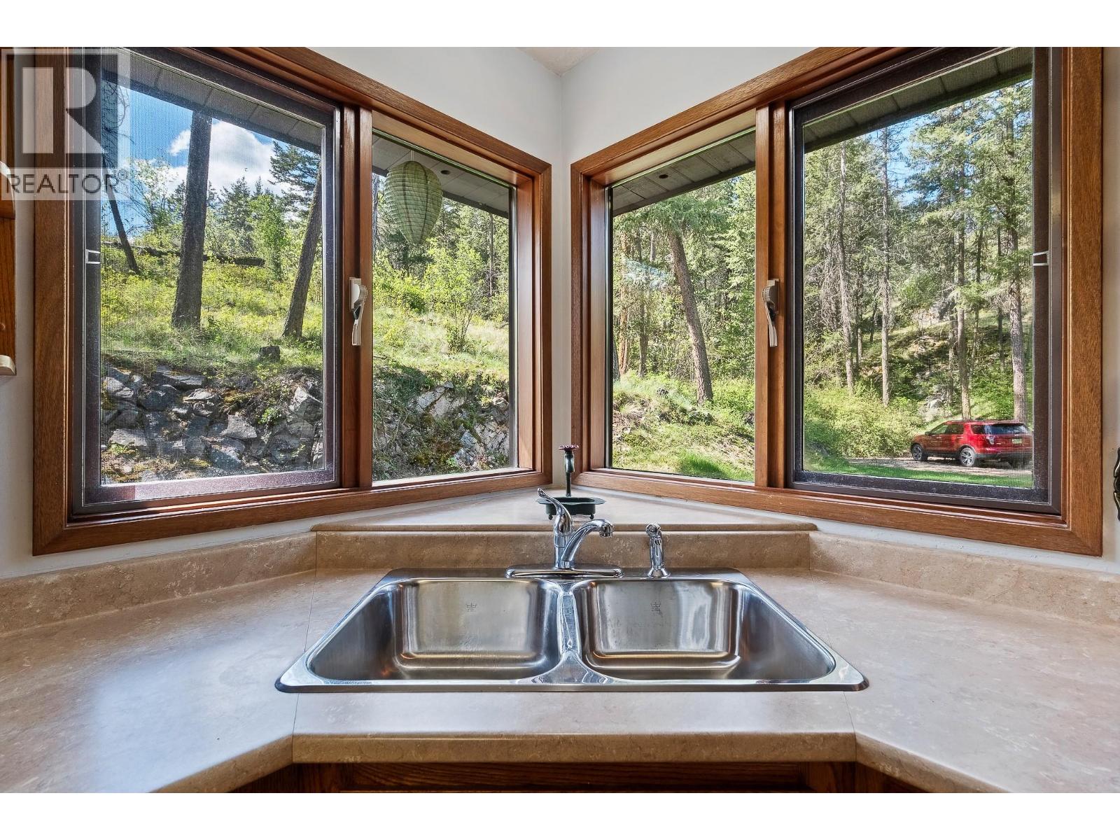 9276 Chinook Road, Vernon