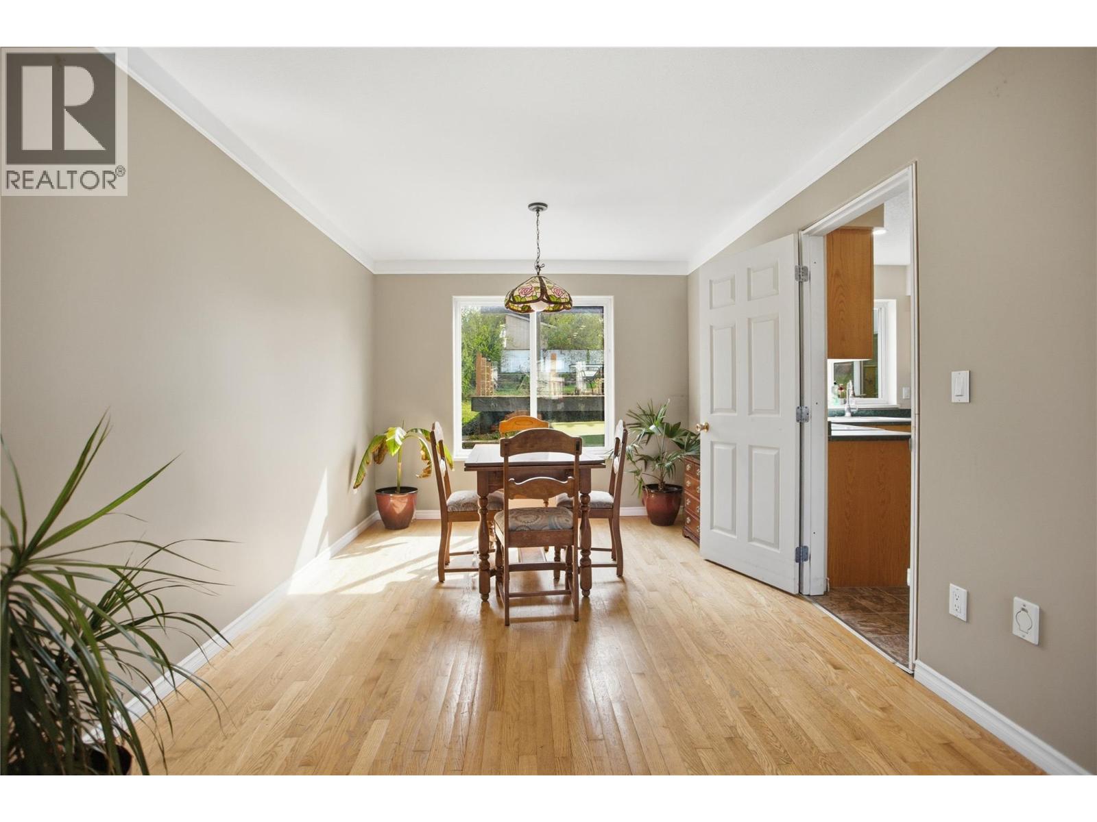 2890 SCOTT Place - 9