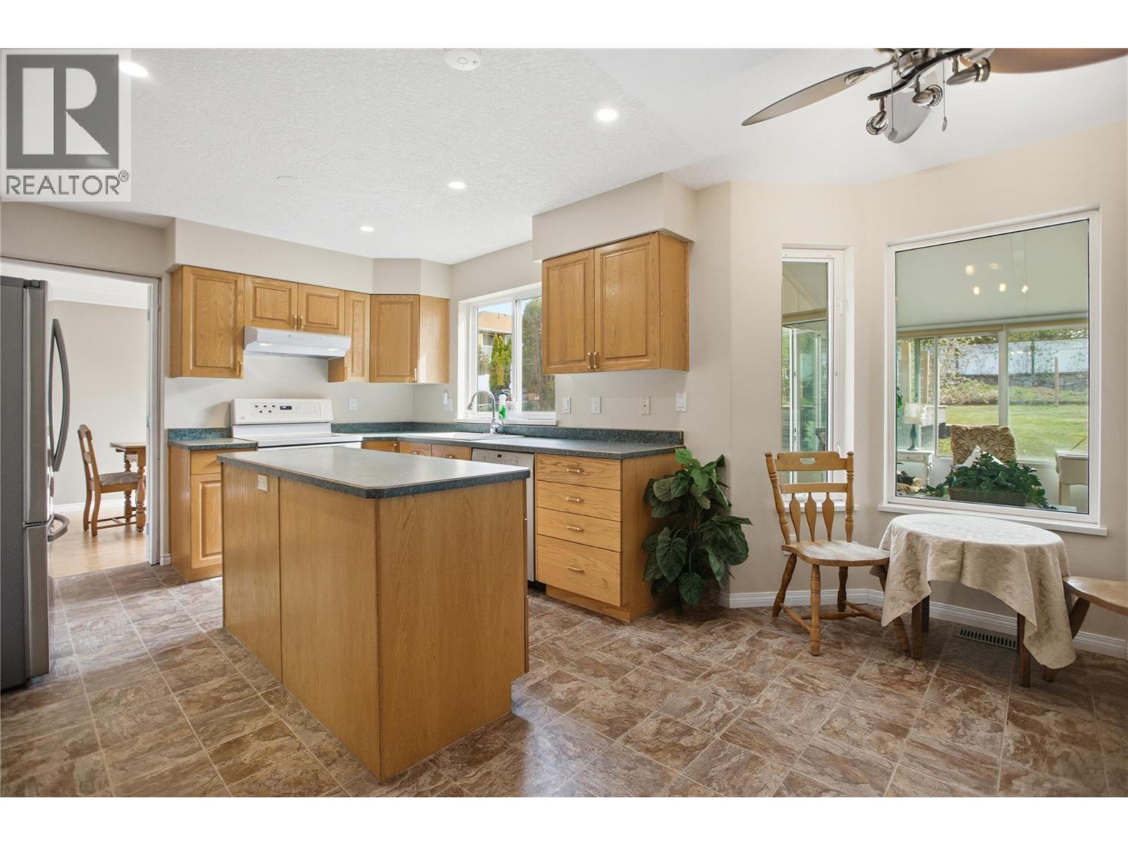 2890 SCOTT Place - 12