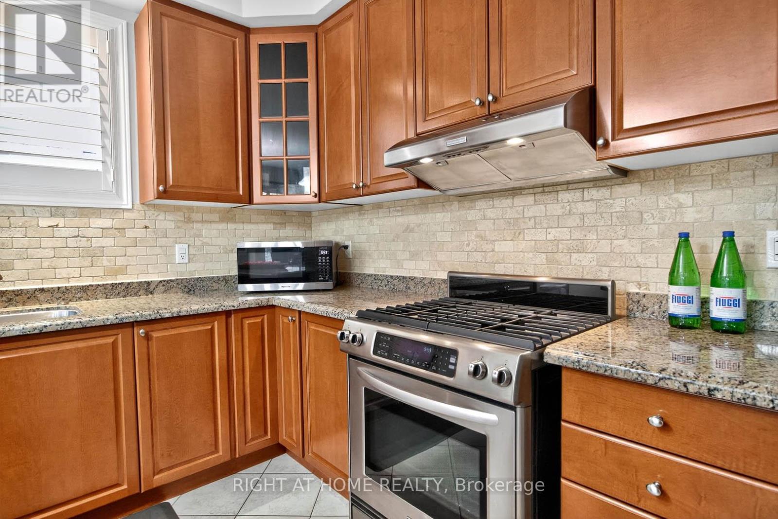 7 MESSINA AVENUE - 12