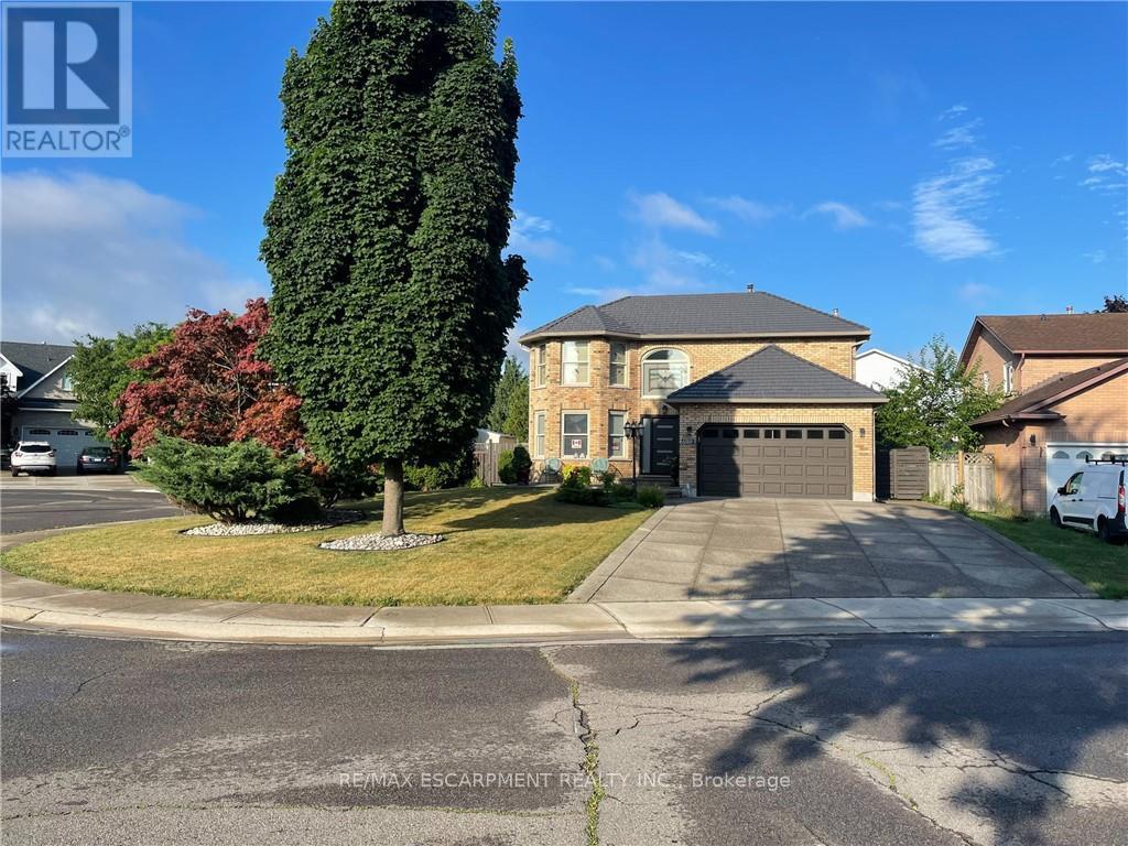6 REGAL DRIVE - 42