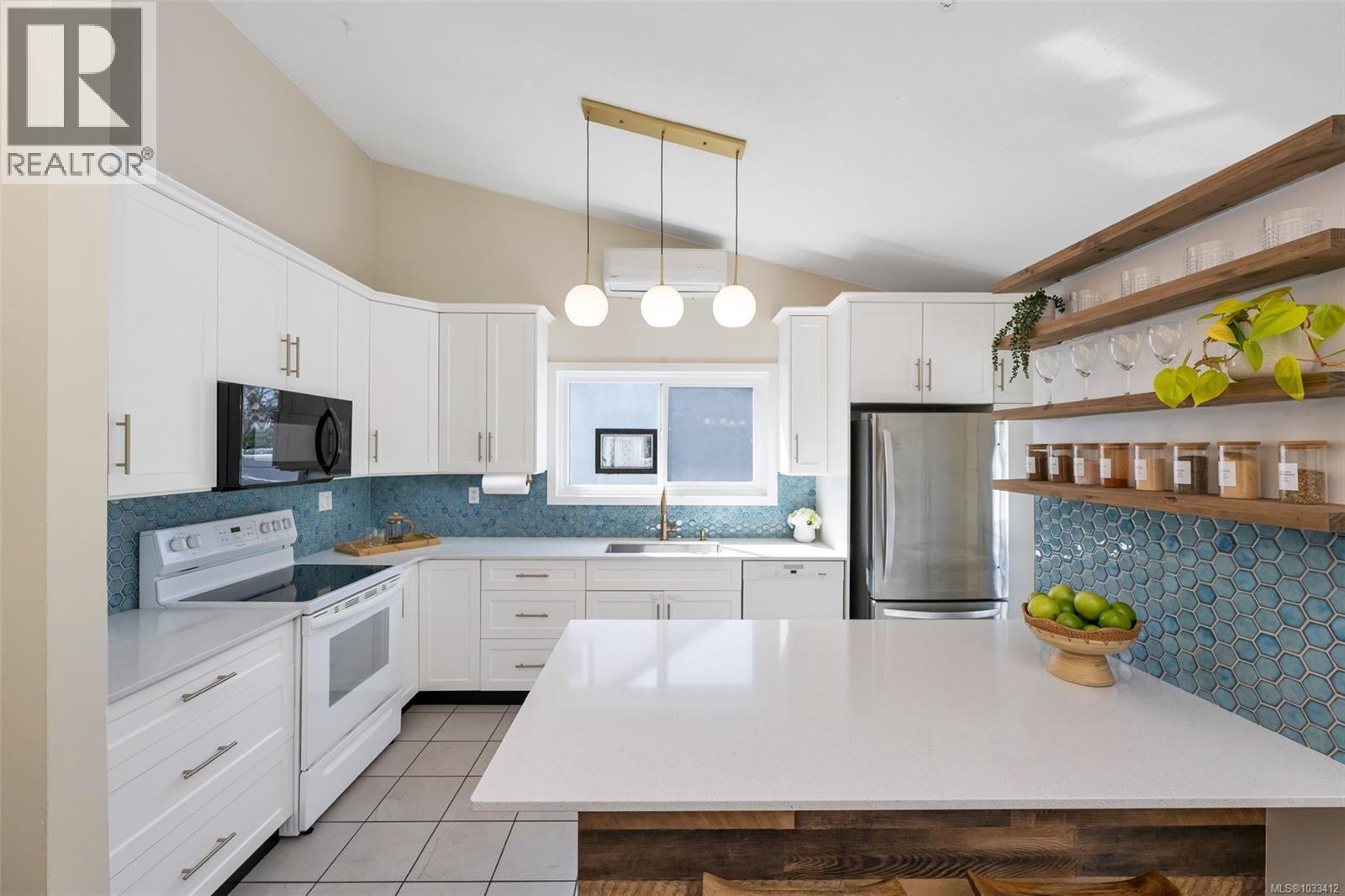 1826 Newton St - Image 3