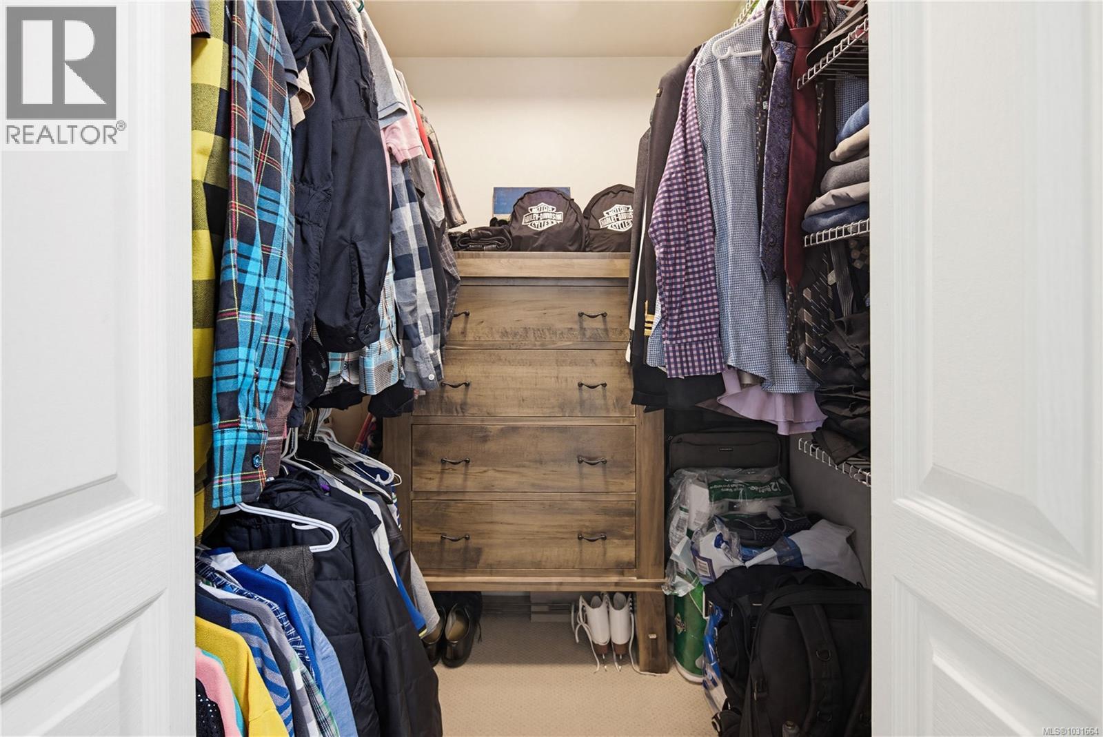 #205 663 Goldstream Ave - 18