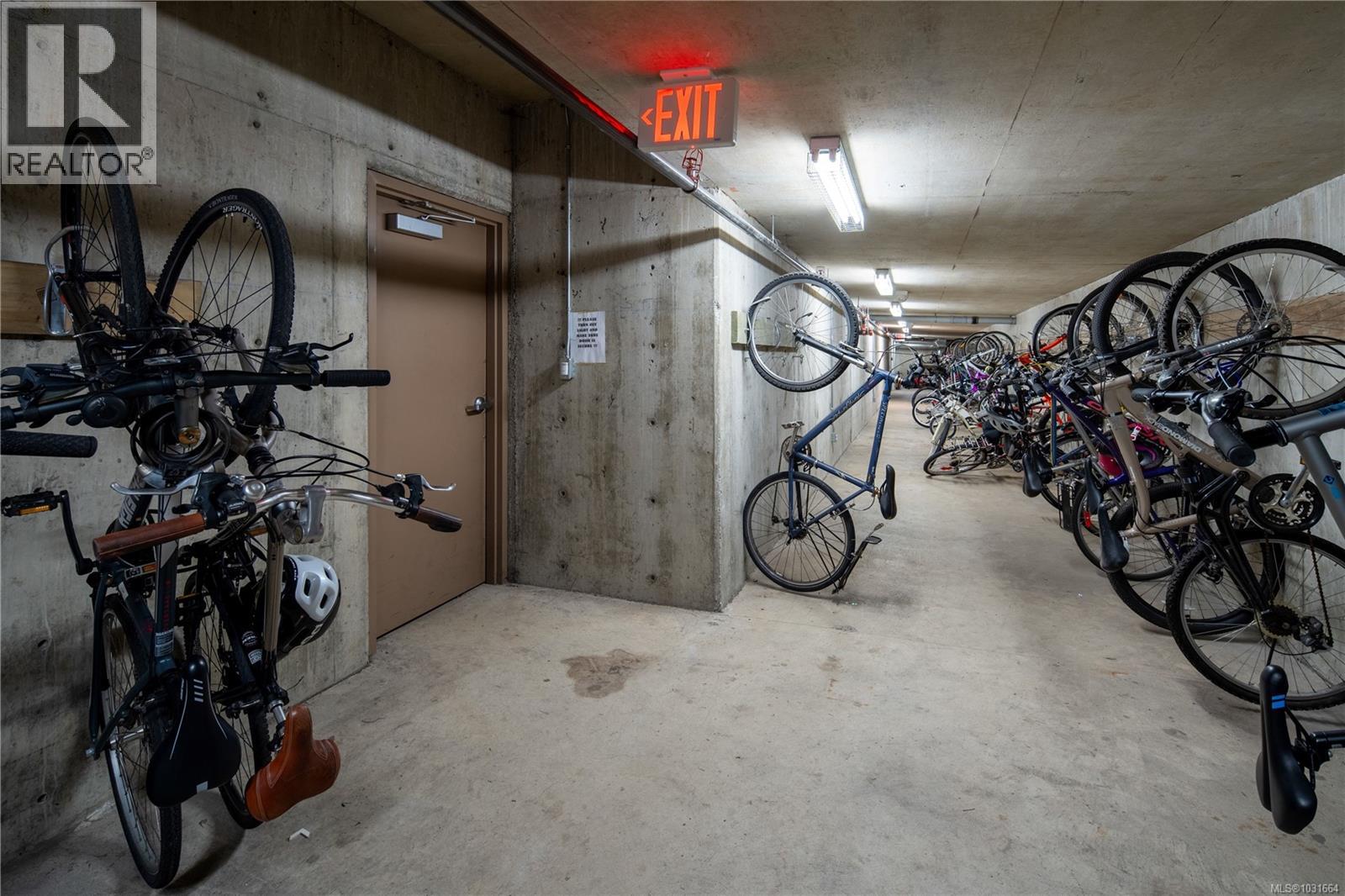 #205 663 Goldstream Ave - 25