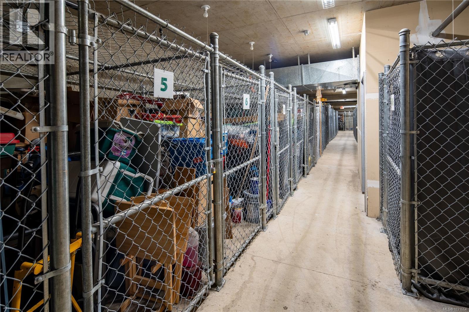 #205 663 Goldstream Ave - 26