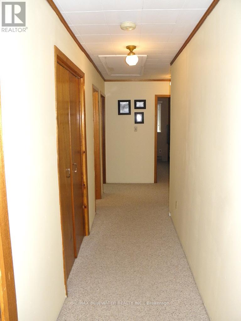 6386 VICTORIA AVENUE — photo 25