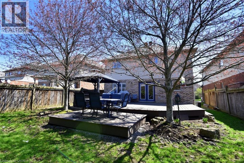 72 ETHERINGTON Crescent - 18