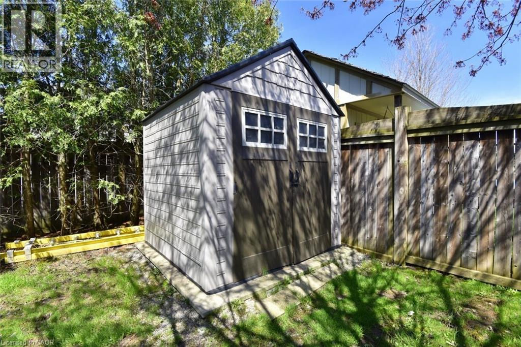 72 ETHERINGTON Crescent - 19