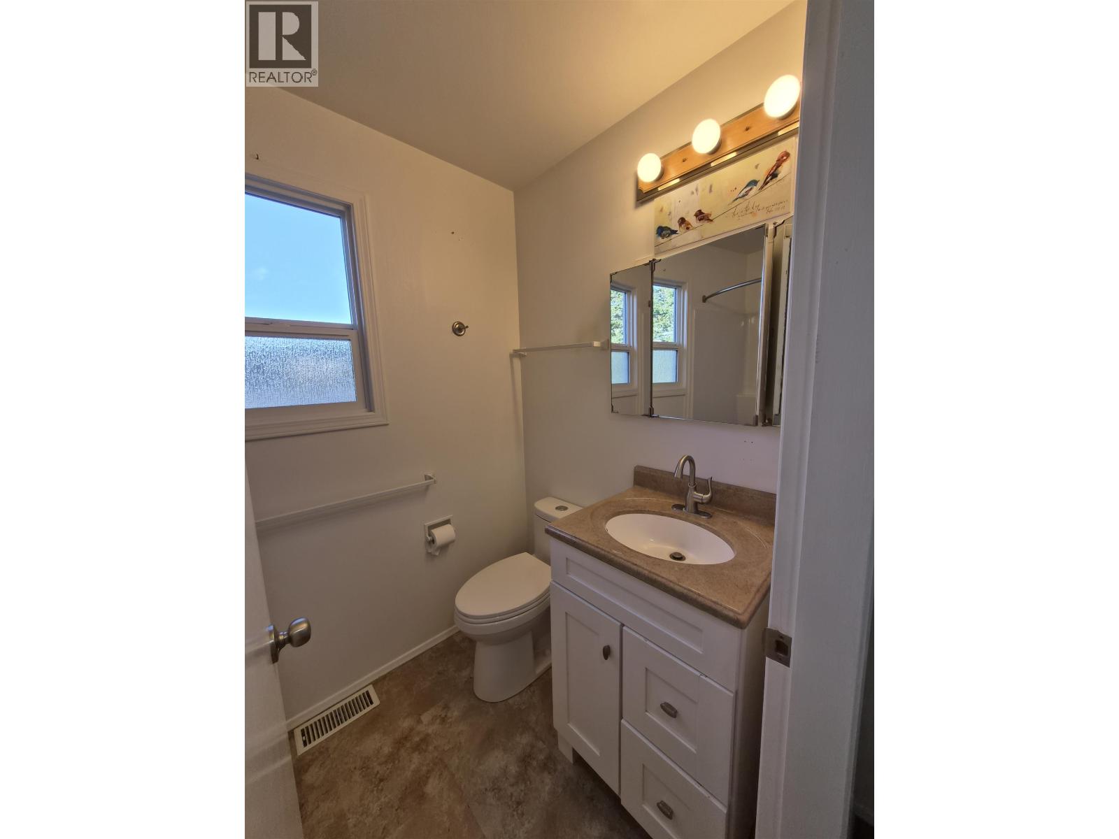 Photo 8 of 13 — 1351 JARVIS STREET · Prince George, BC