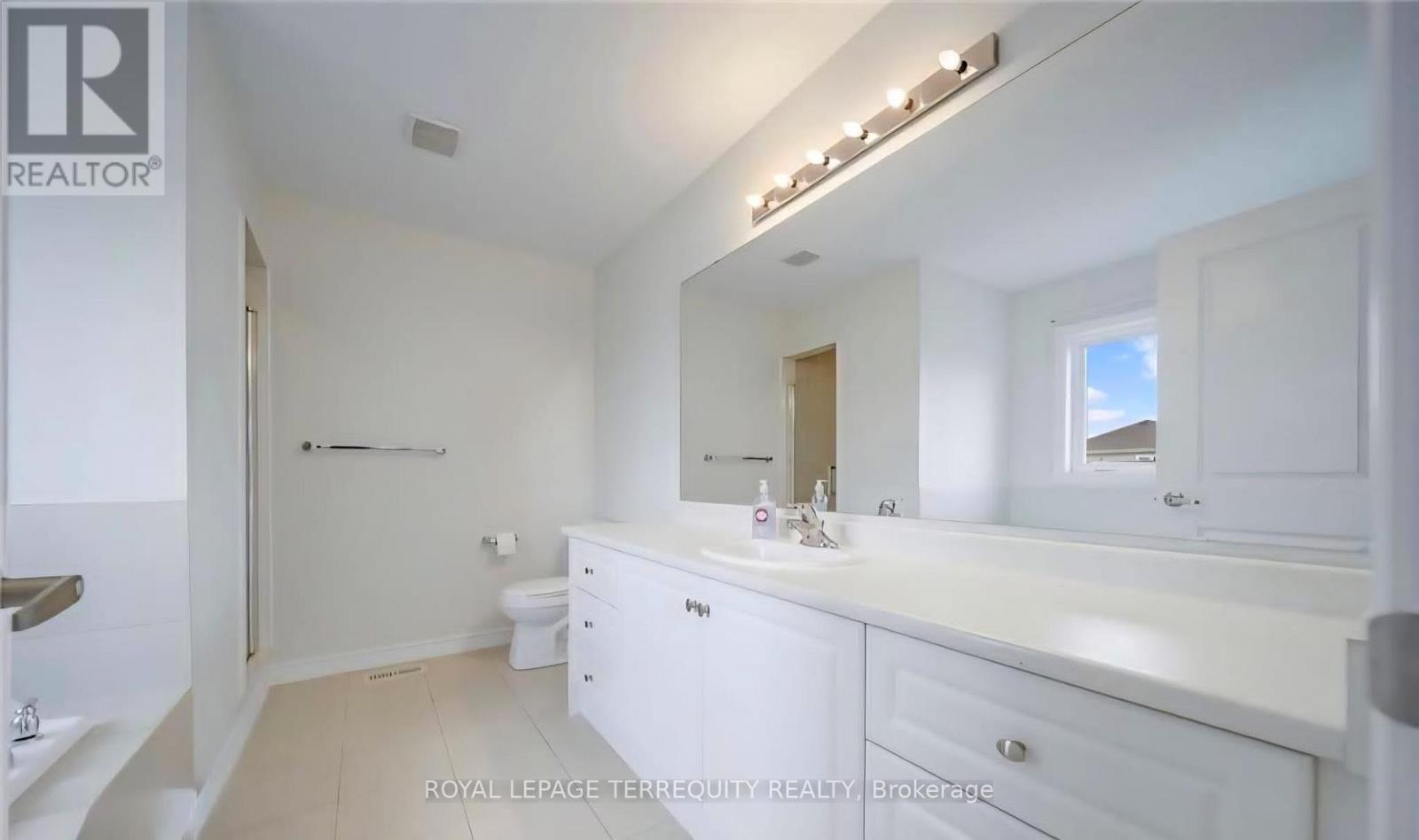 44 COTTONWOOD CRESCENT — photo 27