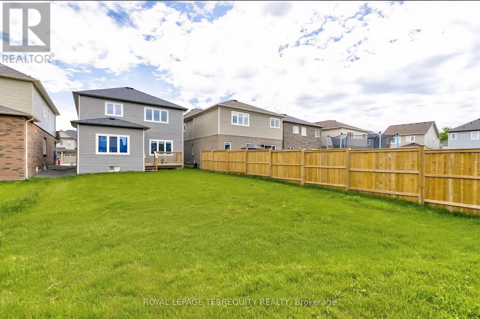 44 COTTONWOOD CRESCENT — photo 39