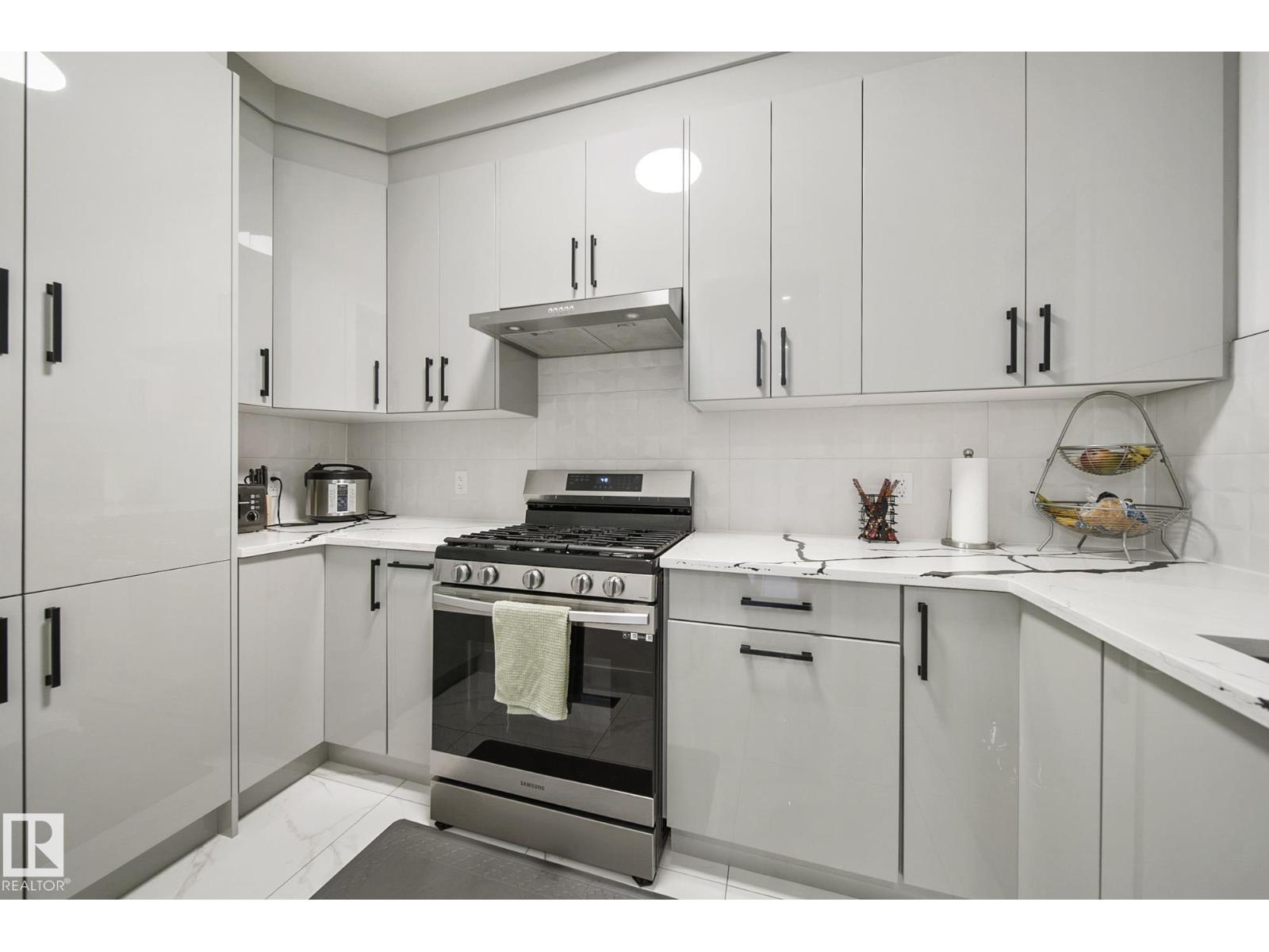 1108 150 AV NW, Edmonton
