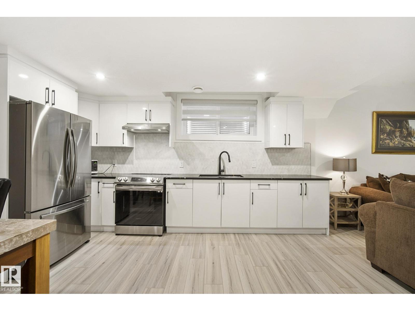 1108 150 AV NW, Edmonton