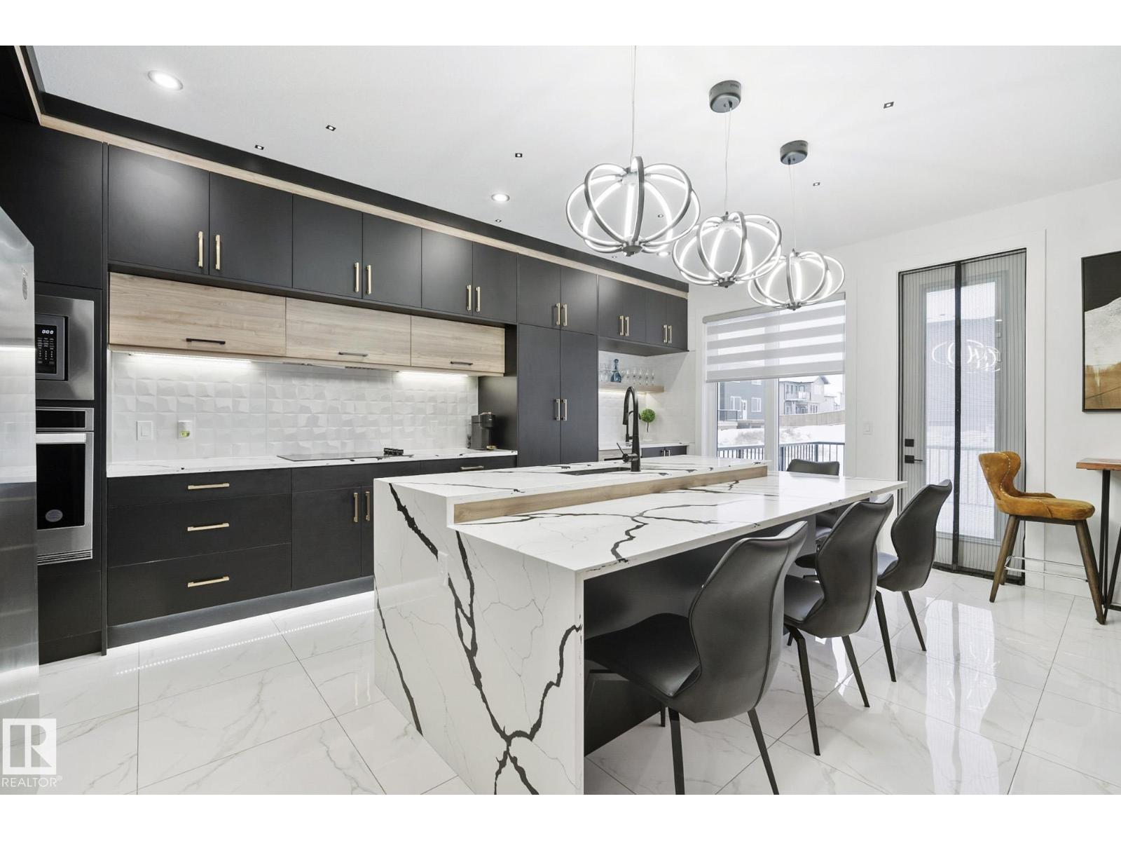1108 150 AV NW, Edmonton