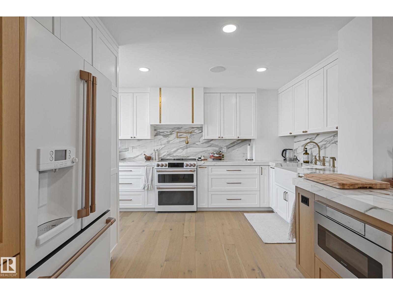 #701 11503 100 AV NW, Edmonton